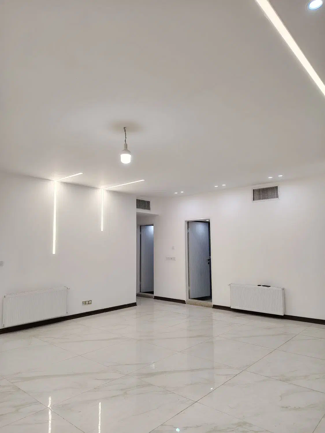 فروش ویلایی کلیدنخورده/بلوار جمهوری /سه خوابه|فروش خانه و ویلا|کرمان, |دیوار