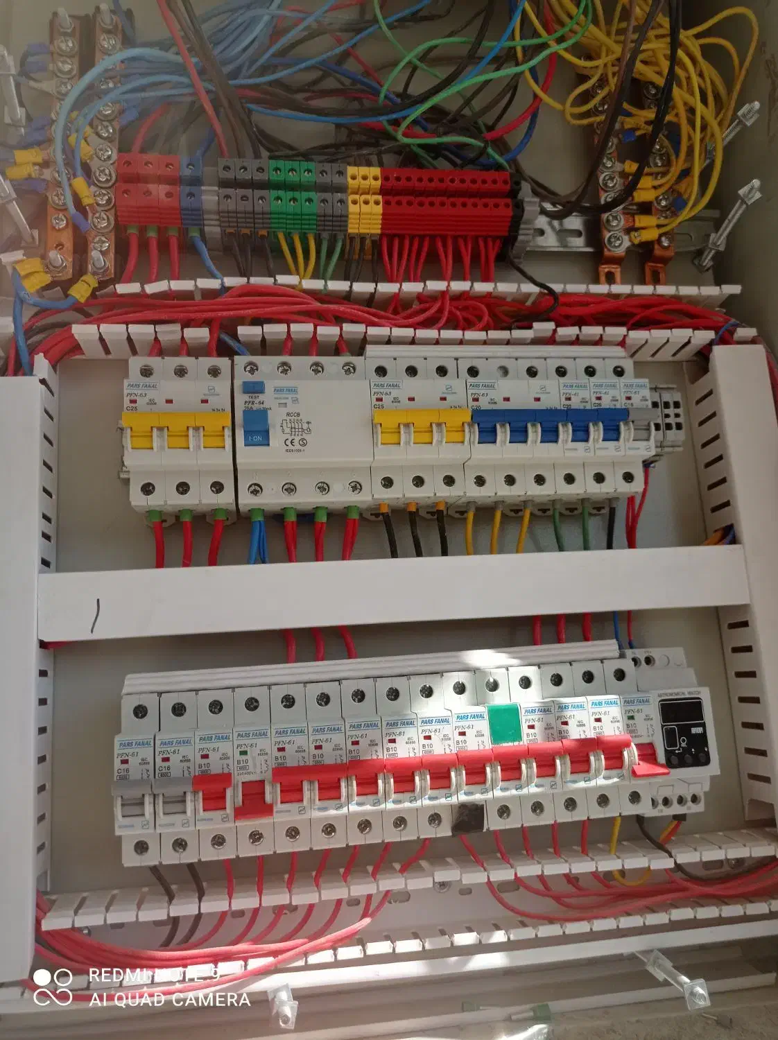 نیروی برقکار ماهر نیمه ماهر ومبتدی|استخدام صنعتی، فنی، مهندسی|شیراز, احمدی جنوبی|دیوار