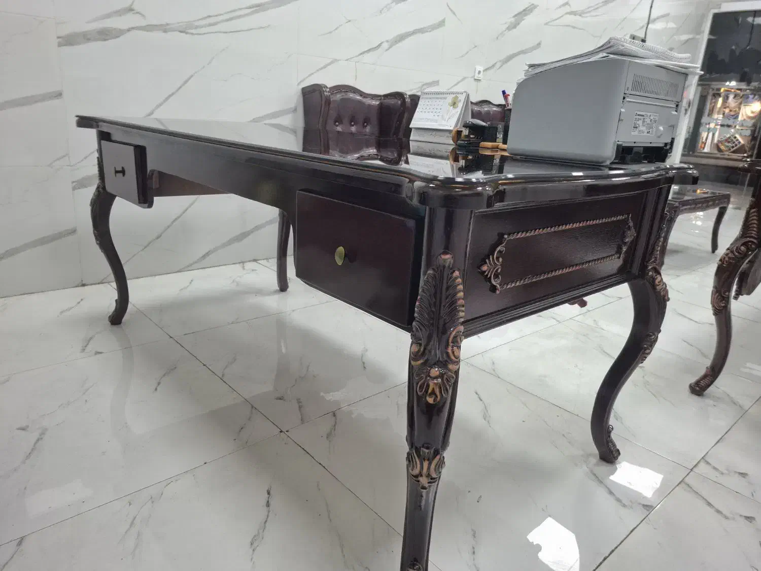 ۲ ست کامل مبلمان و میز اداری مدل کوئین مدیریت چرمی|مبلمان اداری|تهران, فلسطین (میدان انقلاب)|دیوار