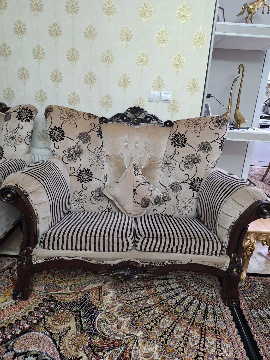 مبل ۷ نفره کلاسیک|مبلمان خانگی و میز عسلی|شاهدشهر, |دیوار