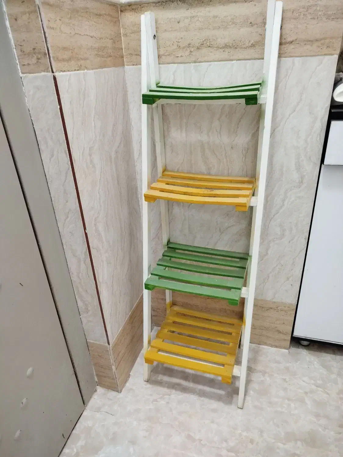 استند گلدان ،شف و یا دکوری سالم سالم|کتابخانه، شلف، قفسههای دیواری|قم, انسجام|دیوار