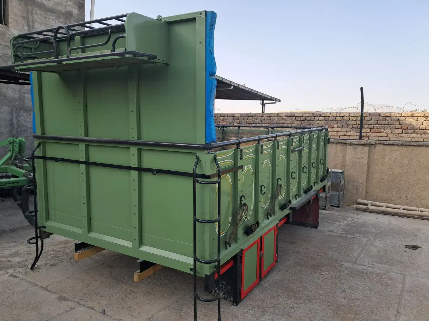 اتاق عقب خاور بنز ۸۰۸|قطعات یدکی و لوازم جانبی|کرمانشاه, |دیوار