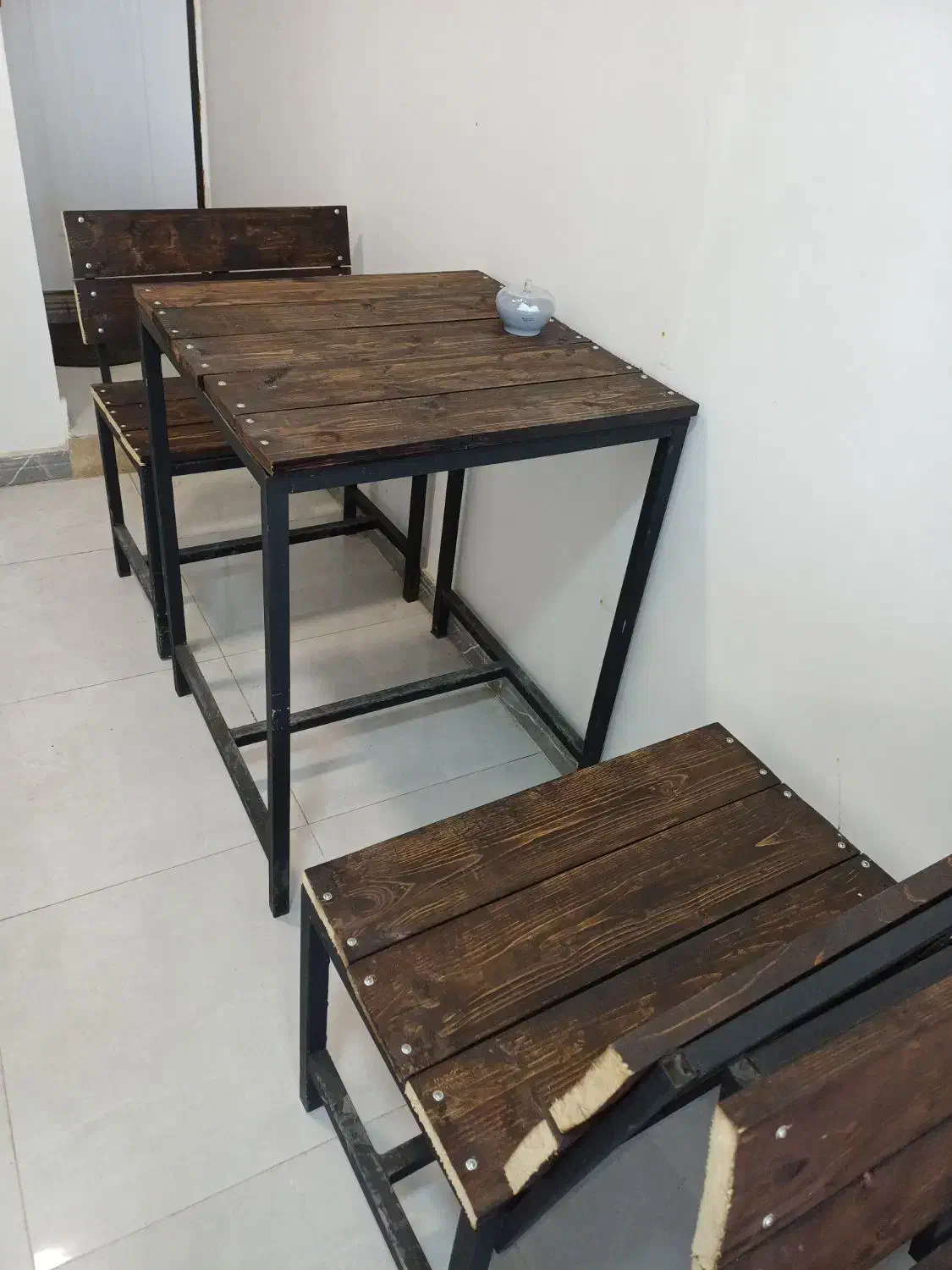 میز وصندلی|کافی‌شاپ و رستوران|رشت, آزادگان|دیوار