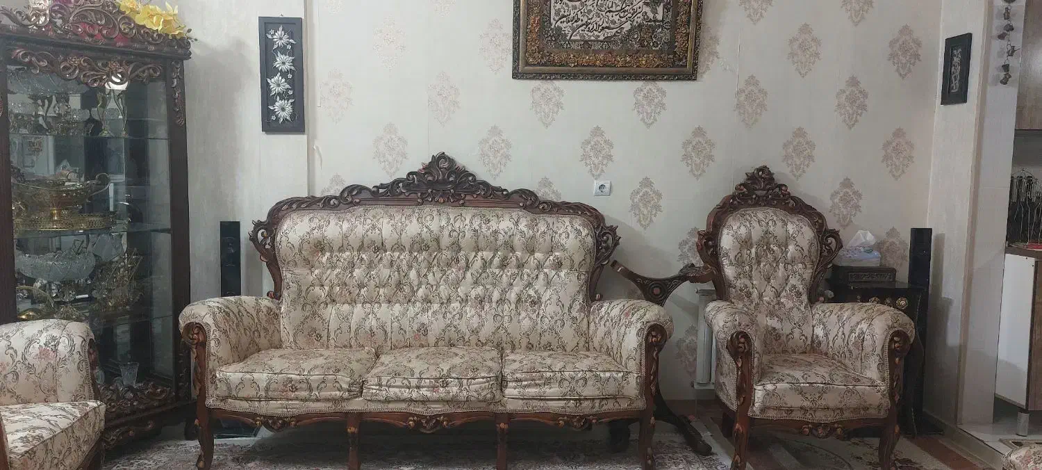 مبلمان سلطنتی 9 نفره همراه با کاور و میز عسلی|مبلمان خانگی و میز عسلی|قزوین, |دیوار