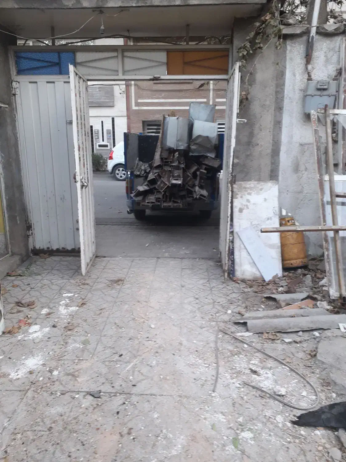 تخریب،خاکبرداری ،اجرای سازه نگهبان|خدمات پیشه و مهارت|همدان, |دیوار