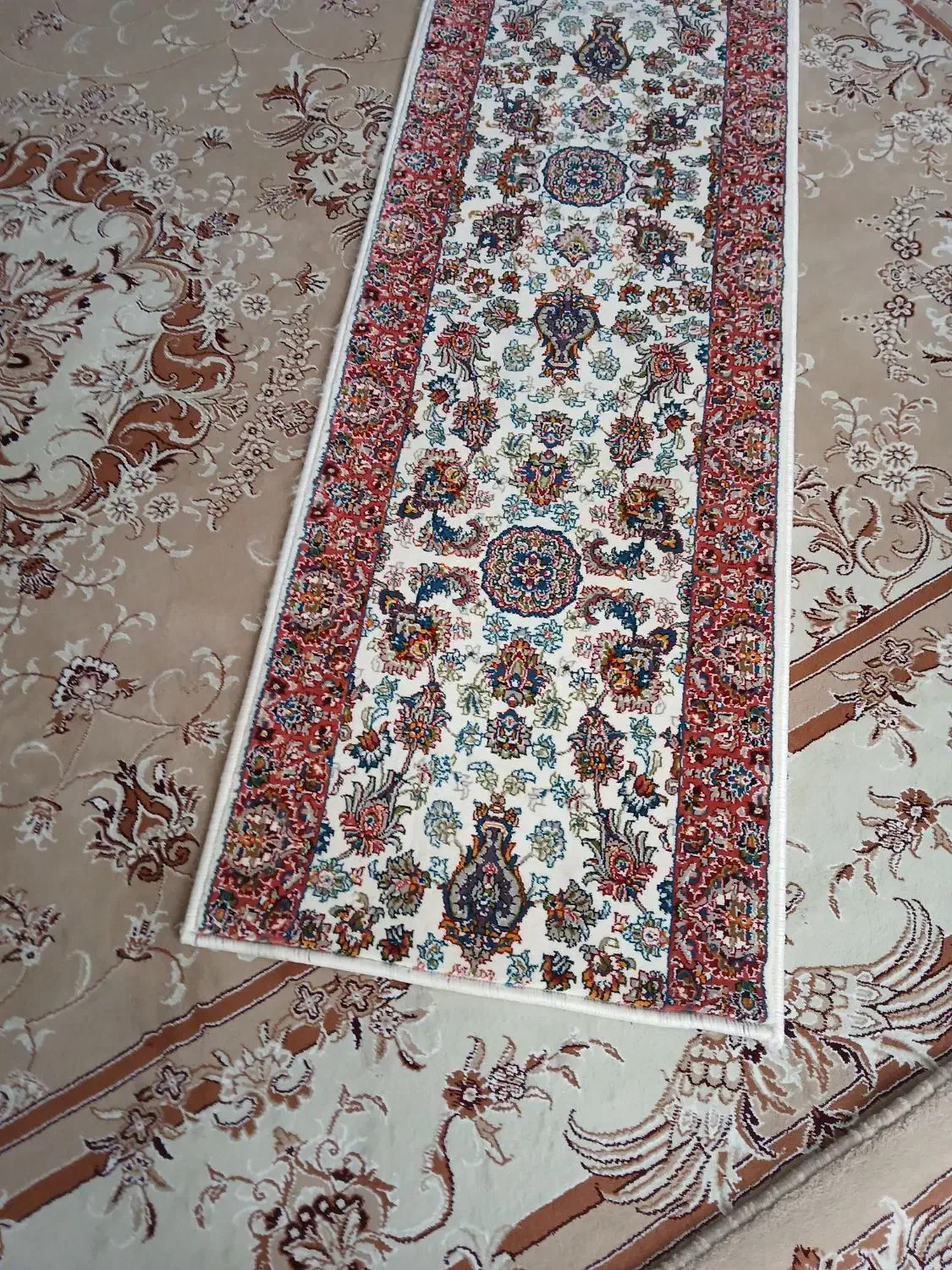 کناره فرش در حد نوعرض50 سانت.طول2متر 70 سانت|فرش|تهران, آذری|دیوار