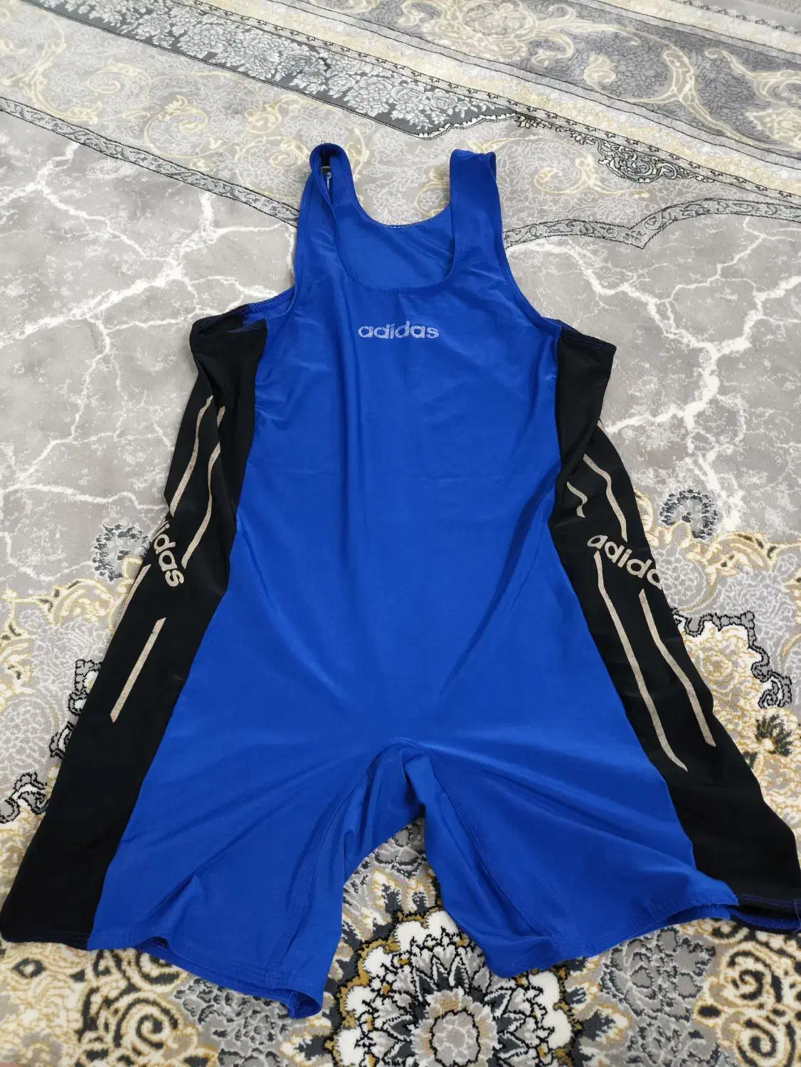 دوبند کشتی|لباس|گلستان (تهران), |دیوار