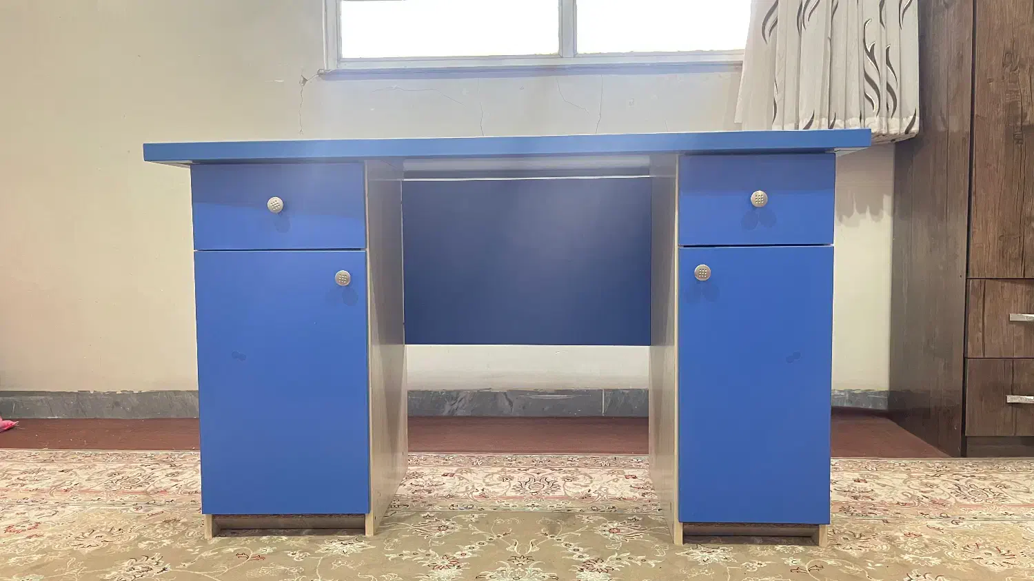 میز تحریر|میز تحریر و کامپیوتر|شهرکرد, |دیوار