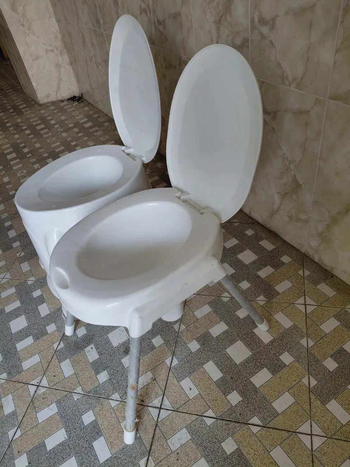 توالت فرنگی یکی نویکی درحدنو|لوازم سرویس بهداشتی|اصفهان, قائمیه|دیوار