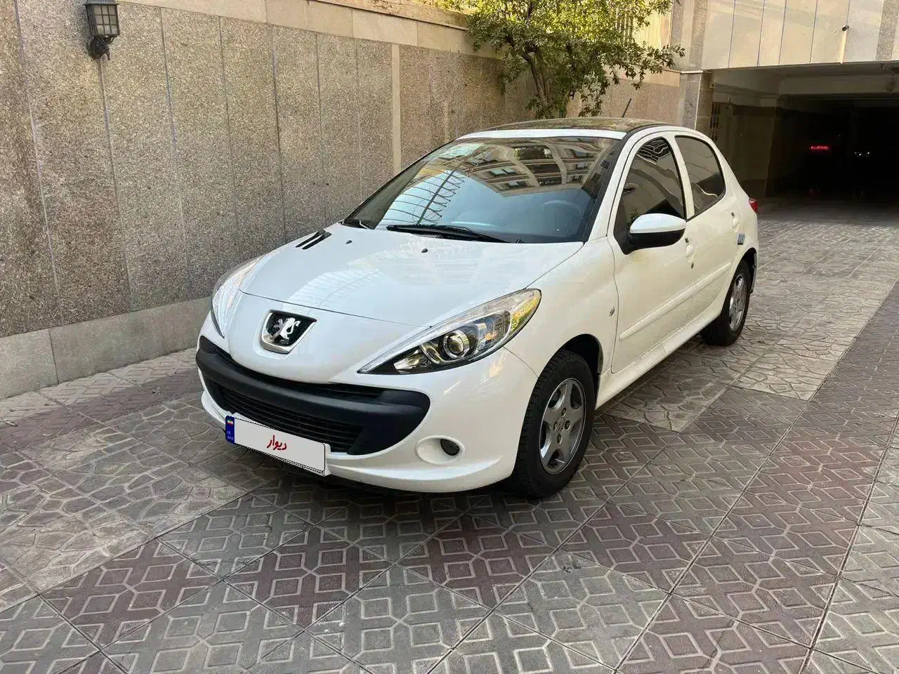 معاوضه ۲۰۷ پانورما مدل ۴۰۲|خودرو سواری و وانت|کرمان, |دیوار