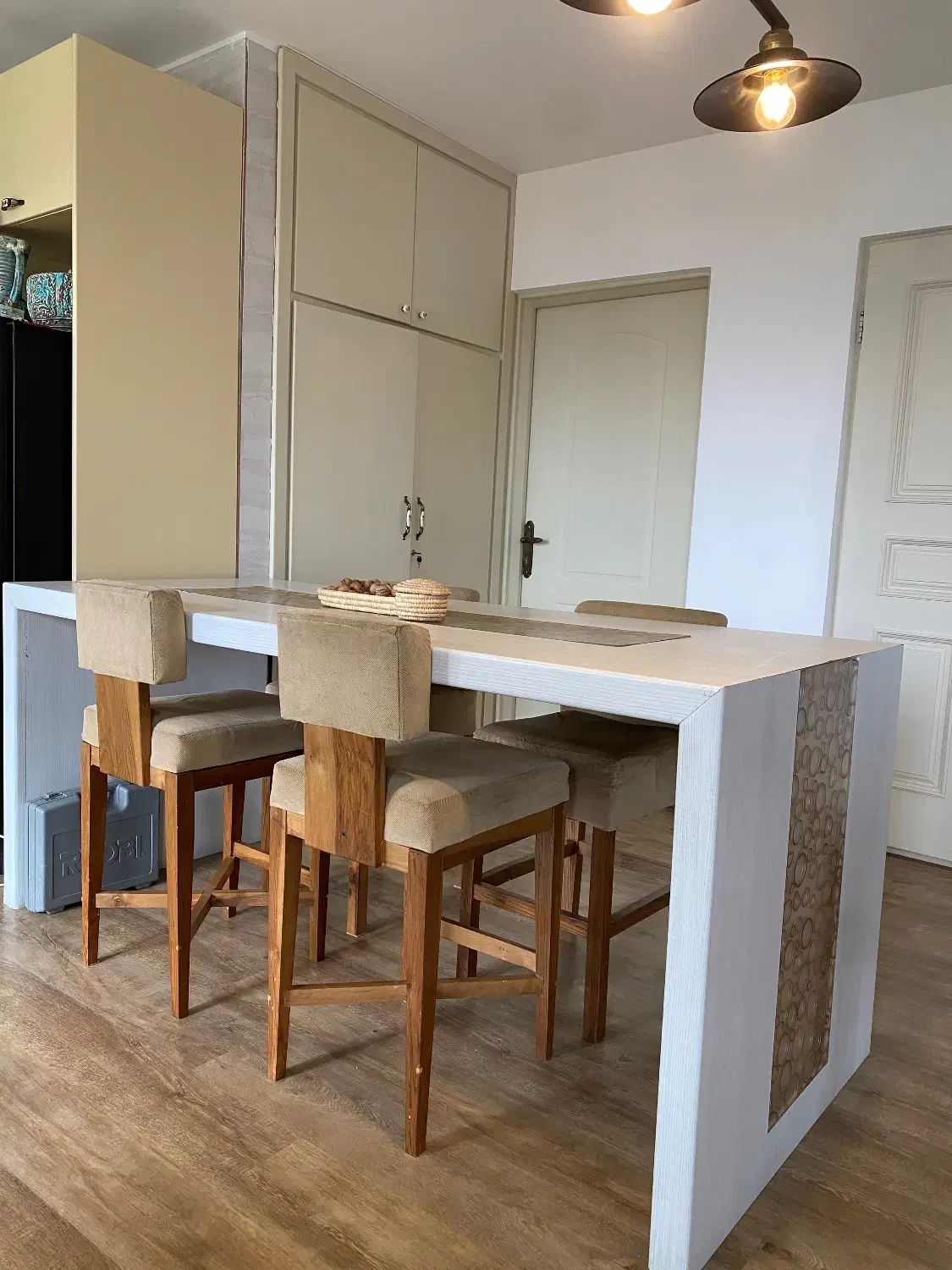 میز و صندلی ناهار خوری|میز و صندلی غذاخوری|زیرآب, |دیوار