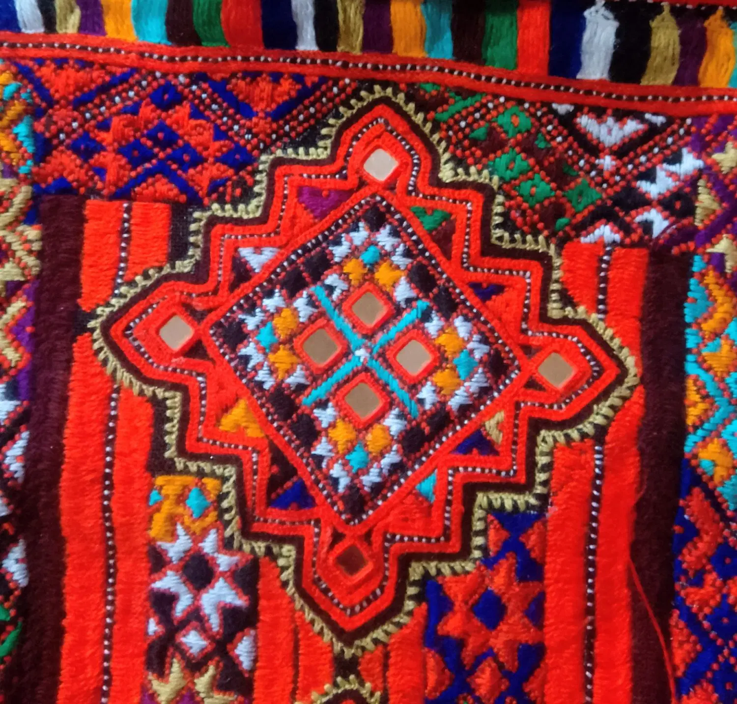 آینه|آینه|زاهدان, |دیوار