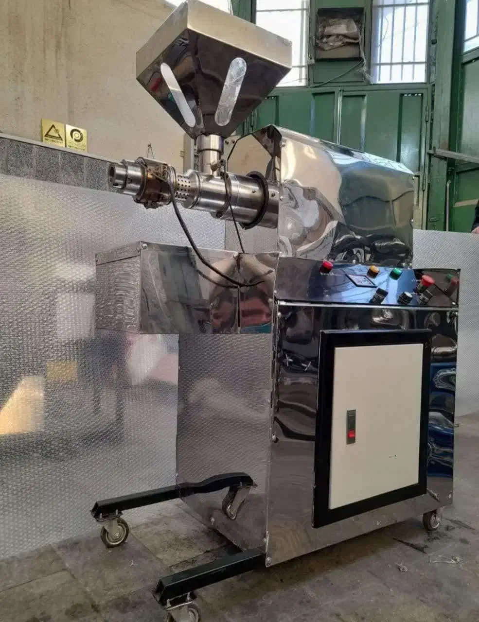 دستگاه روغن گیری ۶۵ ایلماز روغنگیر کنجد هسته کشی|فروشگاه و مغازه|تهران, نصرت|دیوار