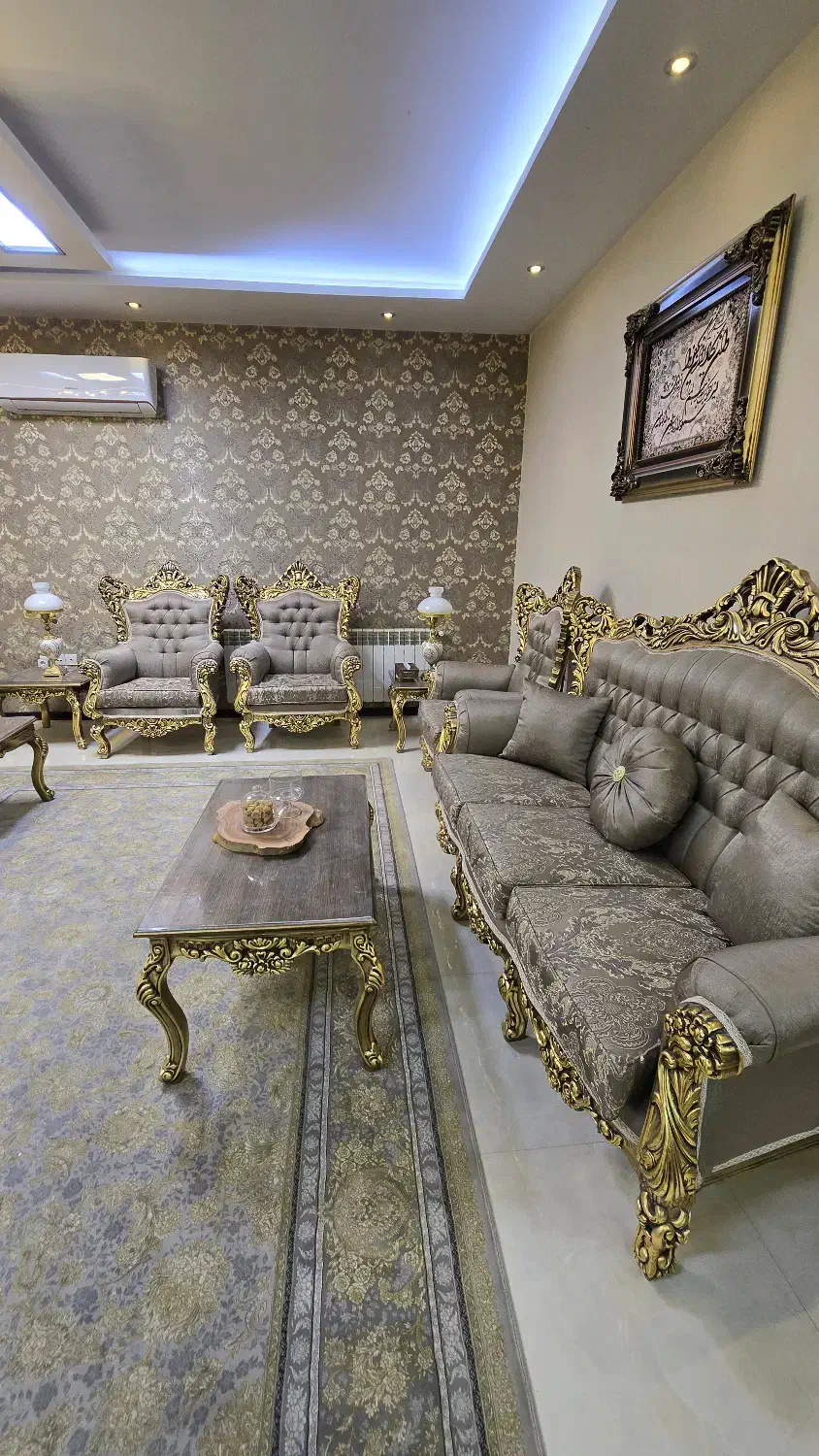 مبلمان فاخر سلطنتی با ست ناهار خوری کار ملایر|مبلمان خانگی و میز عسلی|زاهدان, |دیوار