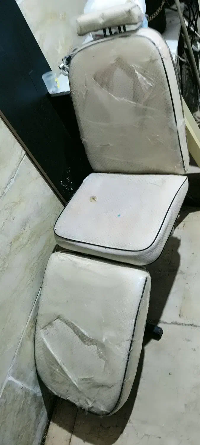 آینه آرایشگاه سرشور صندلی|آرایشگاه و سالنهای زیبایی|بومهن, |دیوار