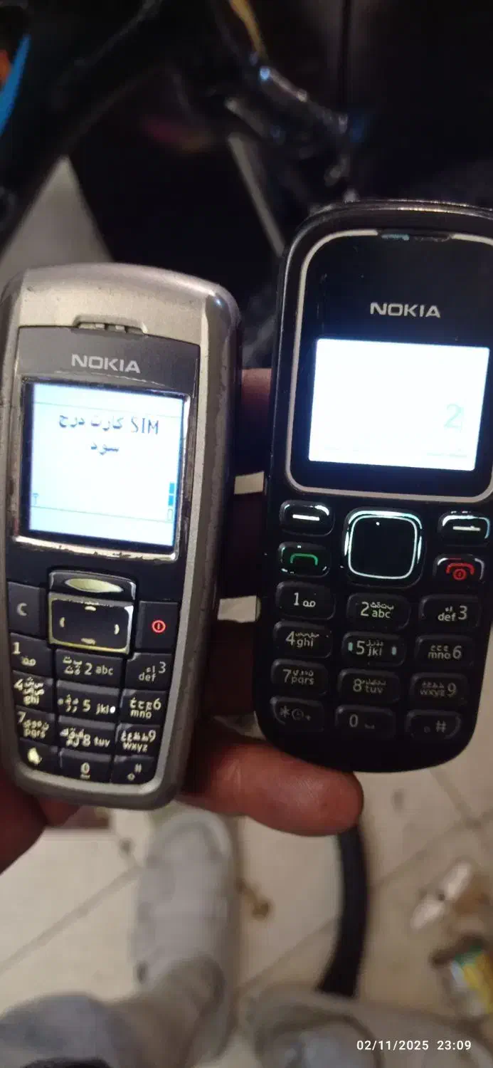 دوتا گوشی ساده نوکیا 1280 و اون یکی2600|موبایل|کرج, باغستان|دیوار