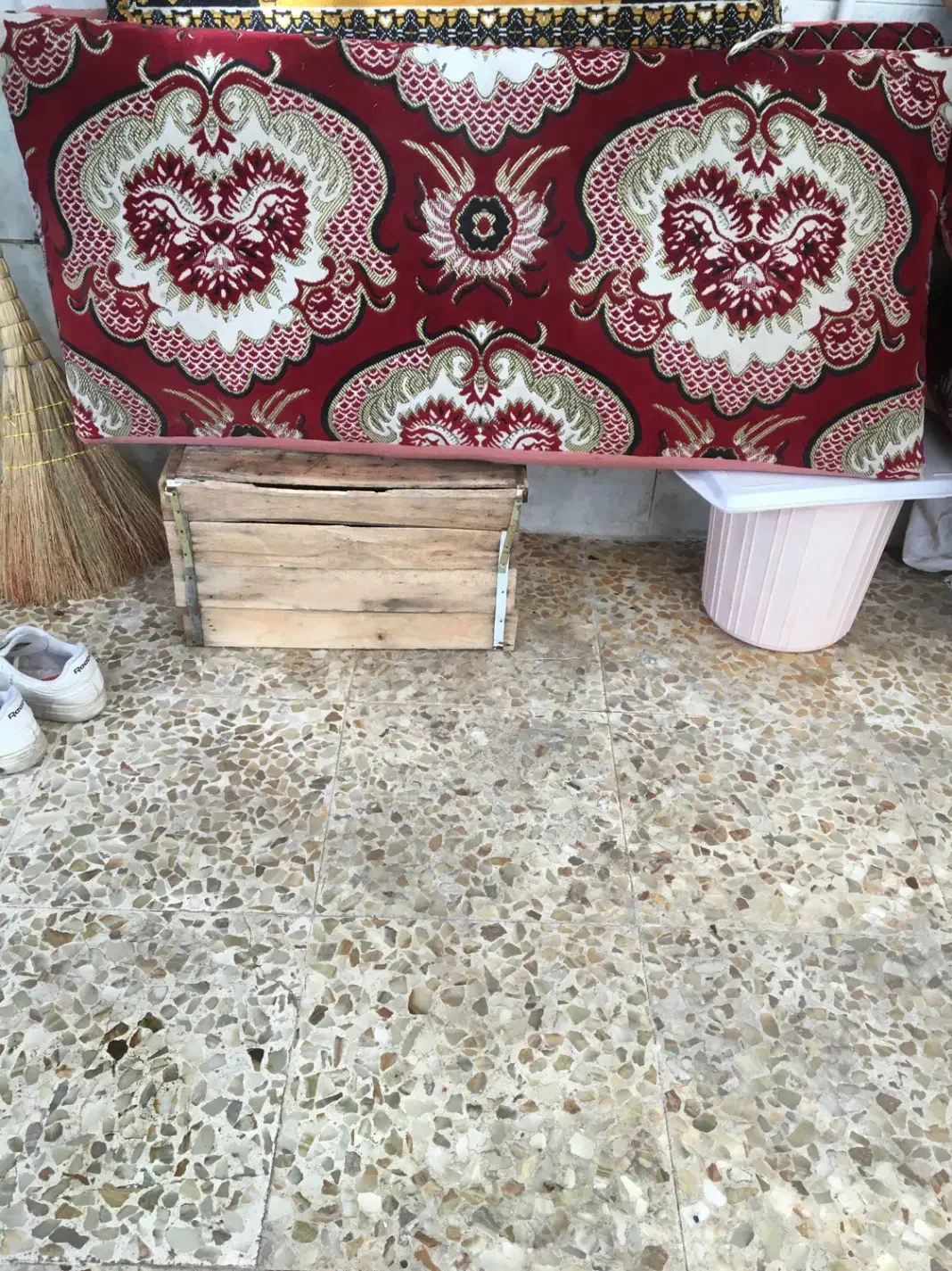 پشتی دیواری سالم|پشتی|لاهیجان, گلستان|دیوار