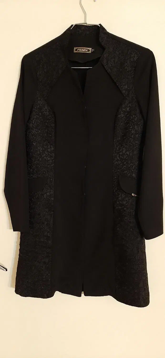 تعدادی مانتو|لباس|تهران, زعفرانیه|دیوار