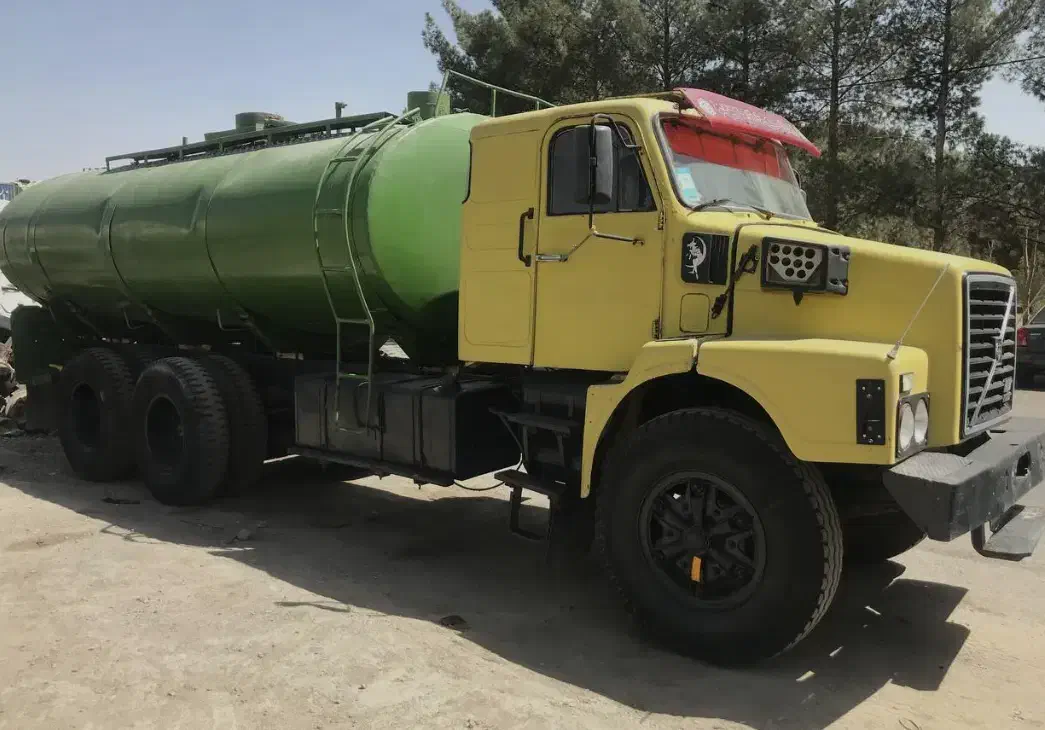 ولوو ده چرخ با تانک ۲۰ هزار لیتری دارای دوش آبپاش|خدمات حمل و نقل|خمینیشهر, |دیوار