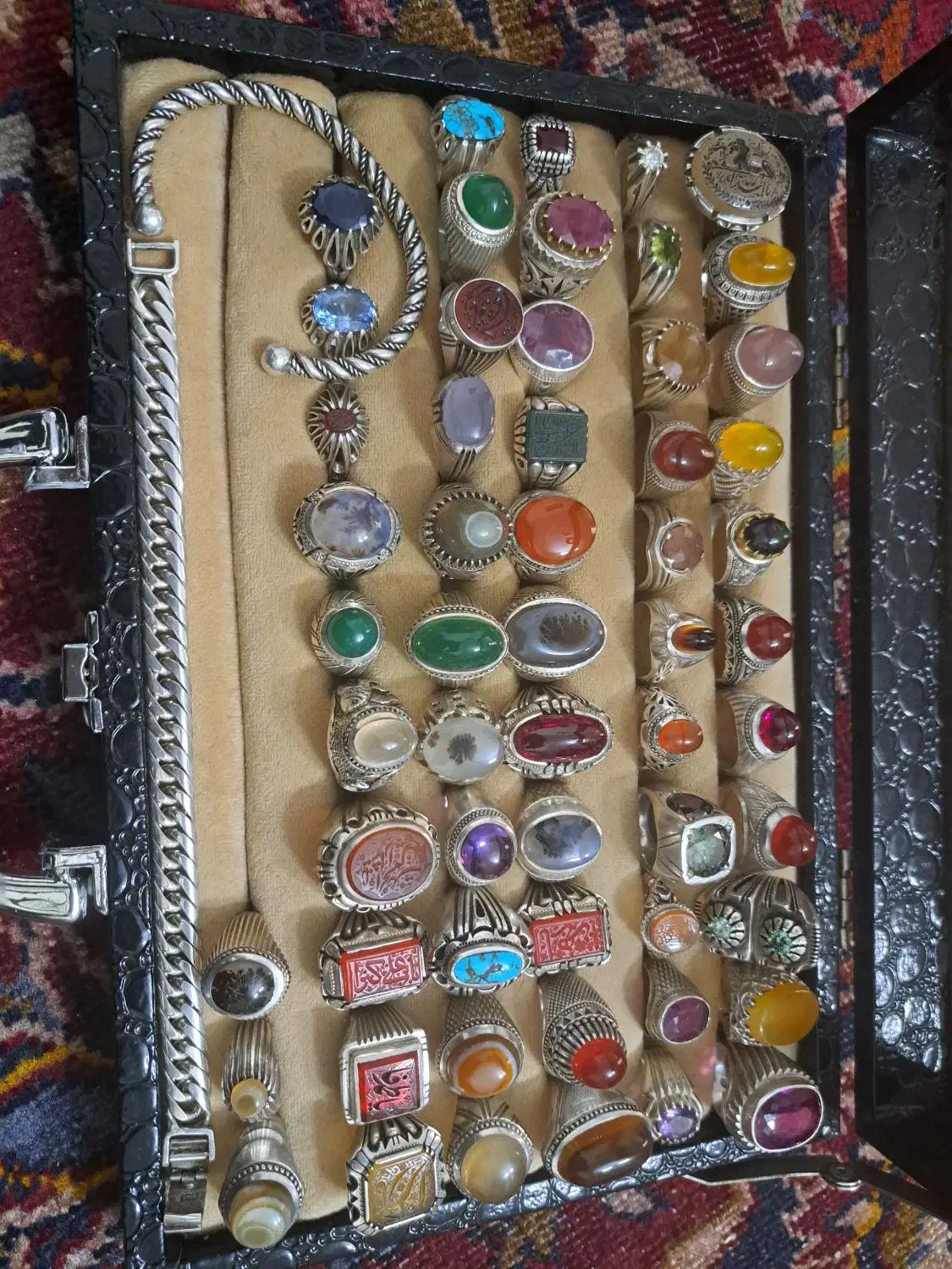 فروش انگشتر نقره دستساز با بیست درصد تخفیف|جواهرات|تهران, جوادیه|دیوار