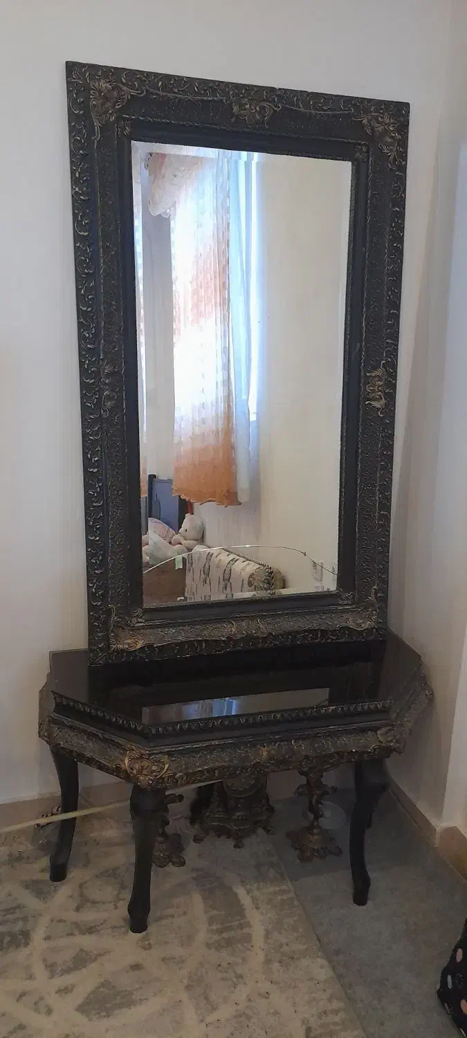 اینه|آینه|خرم‌آباد, |دیوار