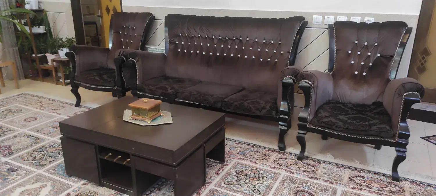 مبل استیل و میز جلو مبلی دست دوم تمیز|مبلمان خانگی و میز عسلی|خمینیشهر, |دیوار