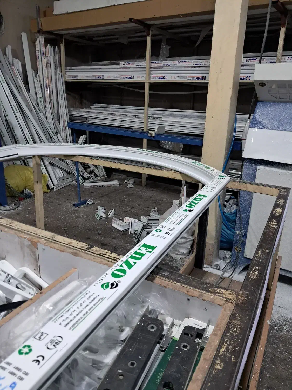 همکار نیمه ماهر کارگاه پنجره upvc/بدون جای خواب|استخدام صنعتی، فنی، مهندسی|تهران, فلسطین (میدان انقلاب)|دیوار