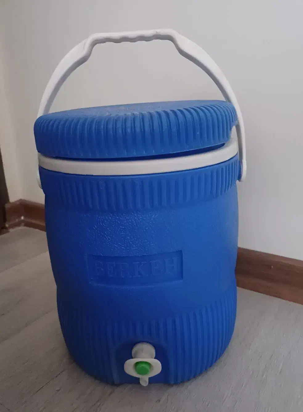 کلمن آب|ظروف سرو و پذیرایی|تبریز, |دیوار