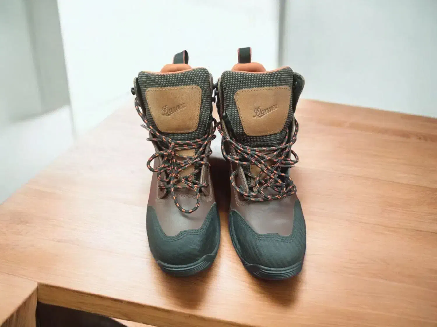 کفش چرم آمریکایی مخصوص کوهنوردی یا کار فراترازنو|کیف، کفش، کمربند|شیراز, شهرک گلستان|دیوار