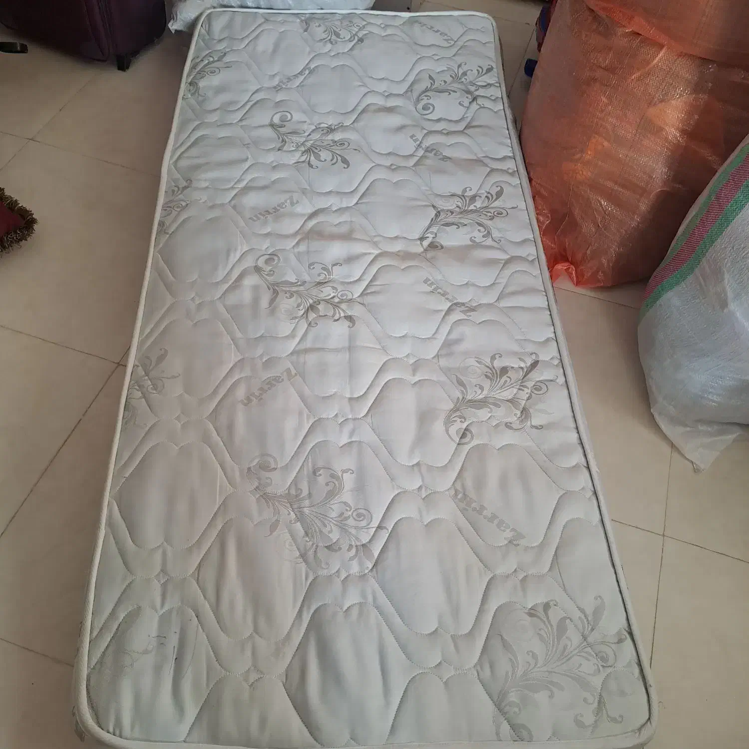 تخت دونفره و تشک تکتفره|تخت و سرویس خواب|شیراز, شهرک عرفان|دیوار