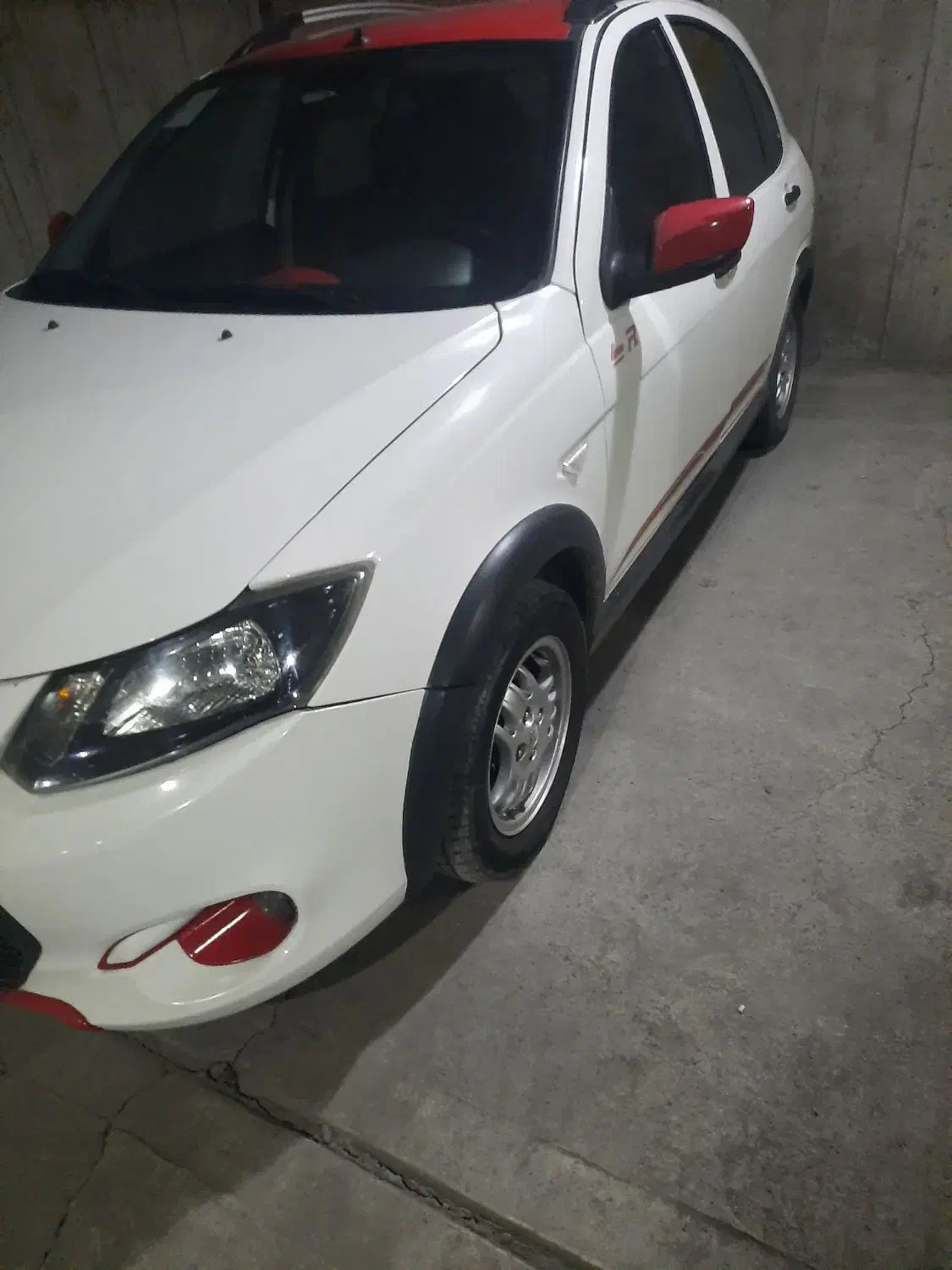 کوییک ار سفید قرمز|خودرو سواری و وانت|تبریز, |دیوار