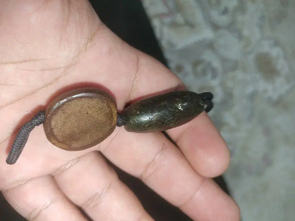 یشم زیر خاکی جذب اهنربا موکل دار هر دوتا اصل|کلکسیون اشیاء عتیقه|ارومیه, |دیوار