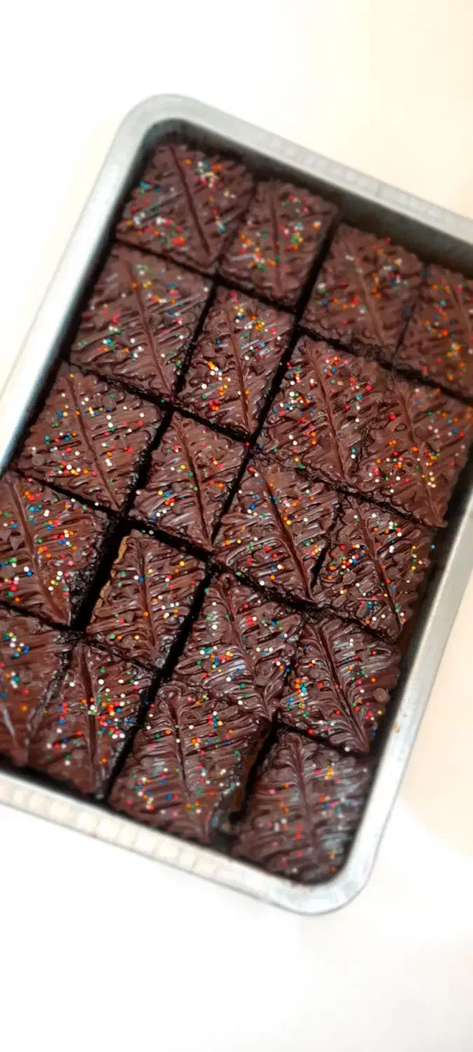 تولید انواع کیک خیس ، شیرینی ، رولت|خوردنی و آشامیدنی|شاهینشهر, خانه کارگر|دیوار