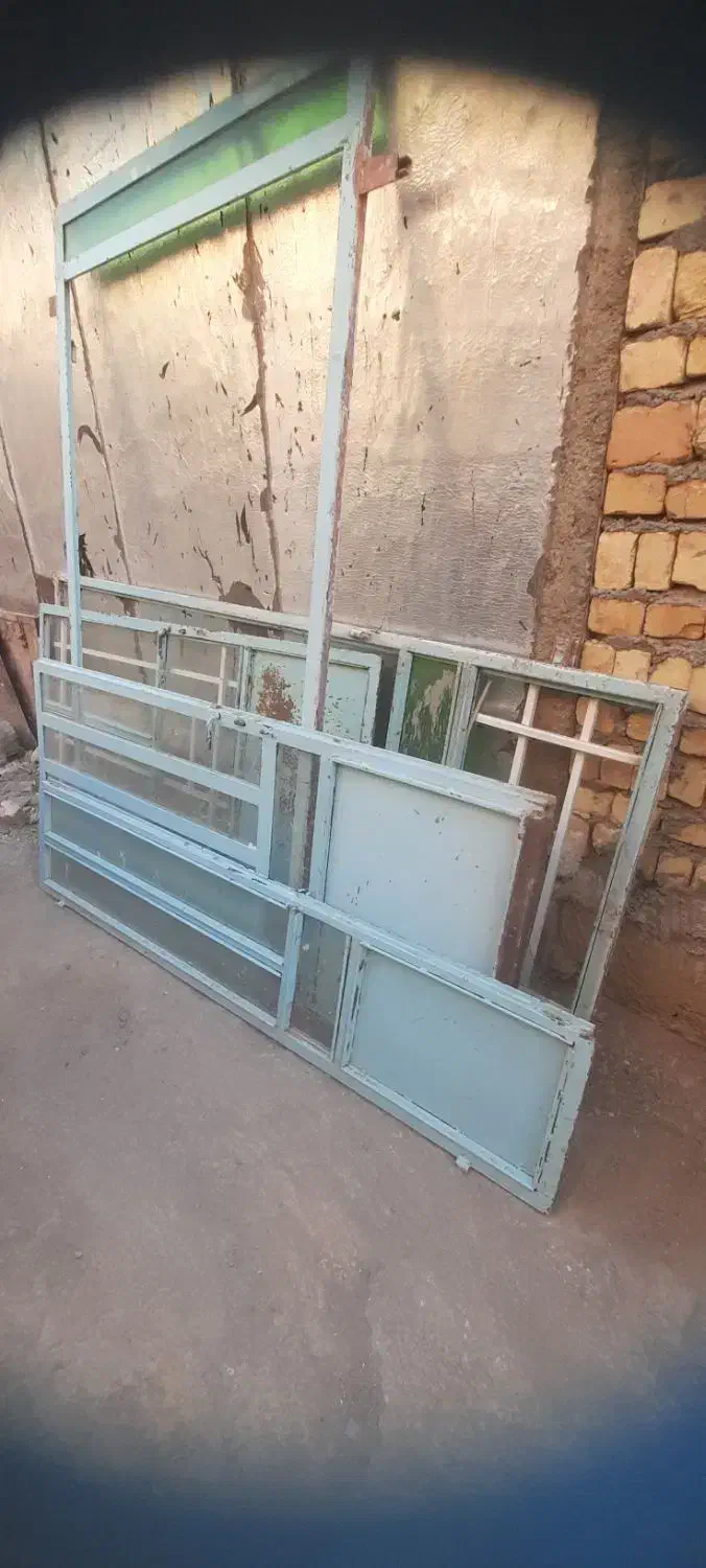 پنجره وپاچلاقی و درب ورودی آهنی باشیشه|مصالح و تجهیزات ساختمان|فریدونشهر, |دیوار