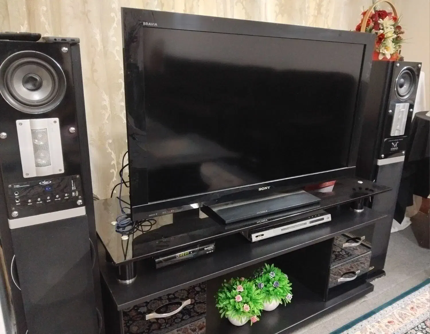 تلویزیون ال سی دی سونی ۴۲ بهمراه میز|تلویزیون و پروژکتور|گنبد کاووس, |دیوار