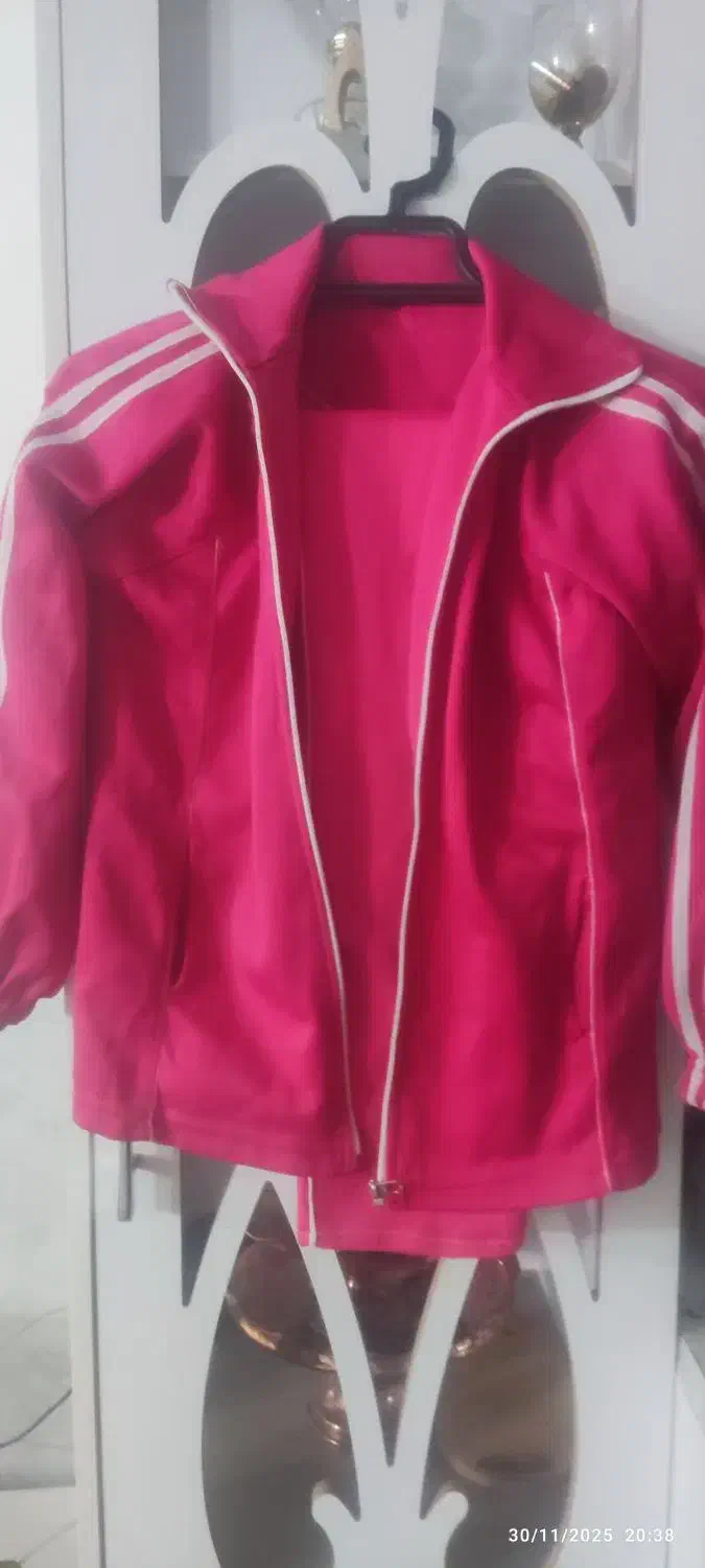 لباس ورزشی|لباس|نیشابور, فرح بخش|دیوار