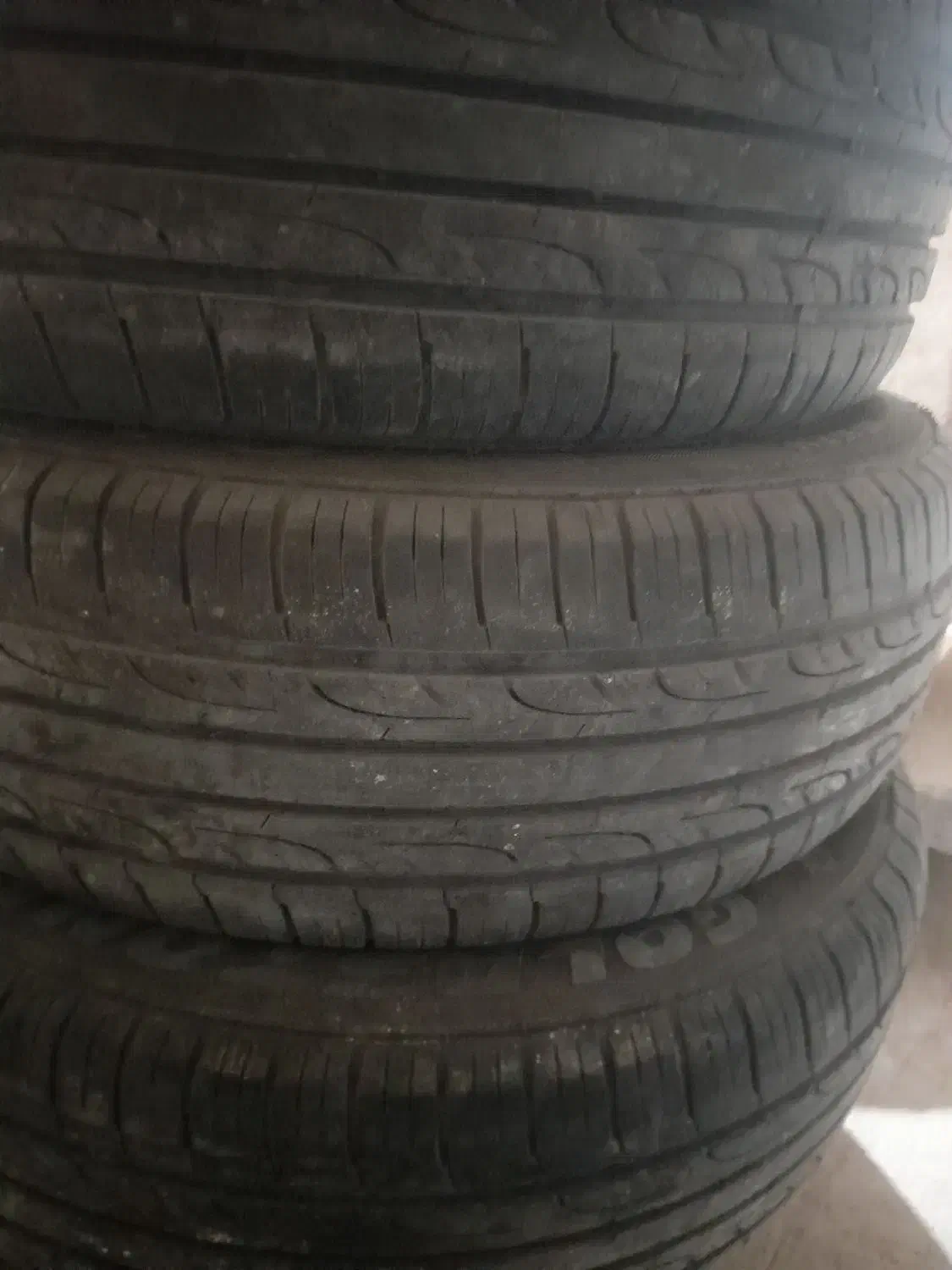 لاستیک سایز ۱۵..|قطعات یدکی و لوازم جانبی|گندمان, |دیوار