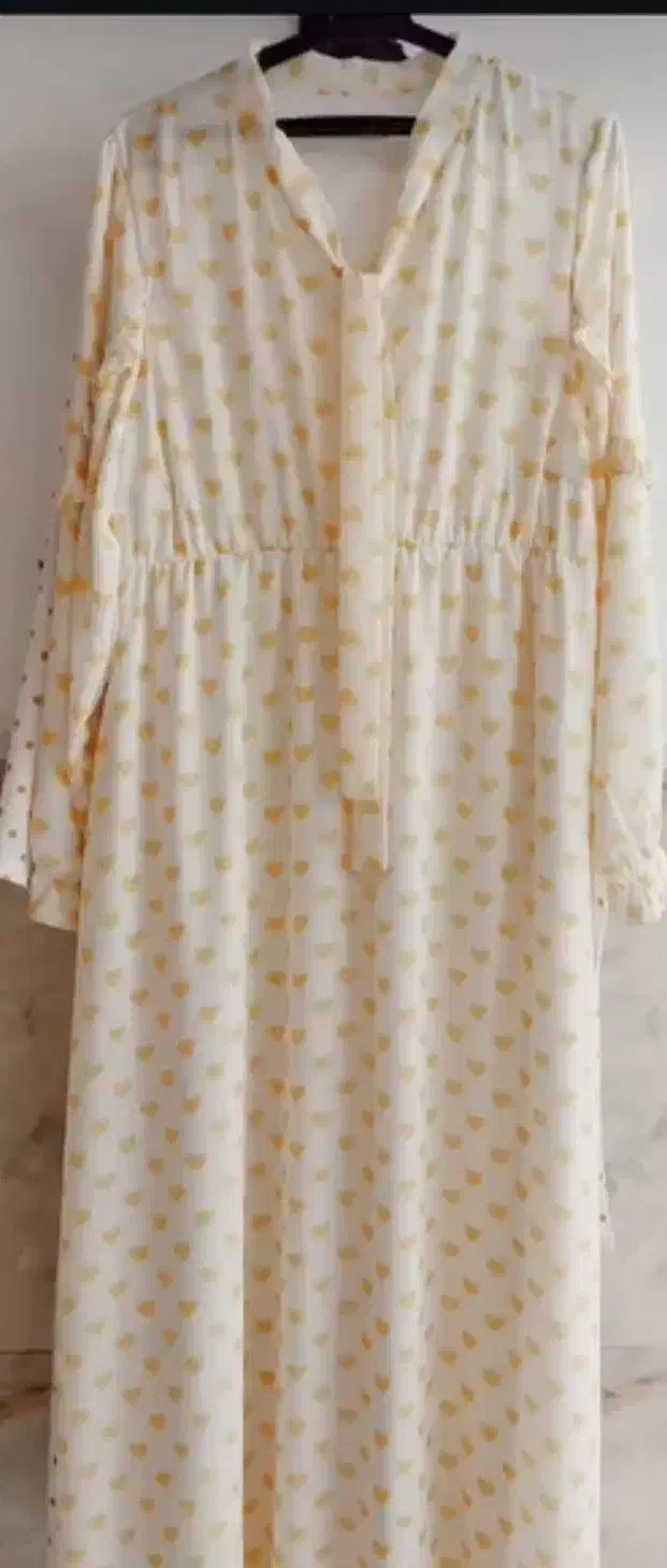 لباس حریر|لباس|ارومیه, |دیوار