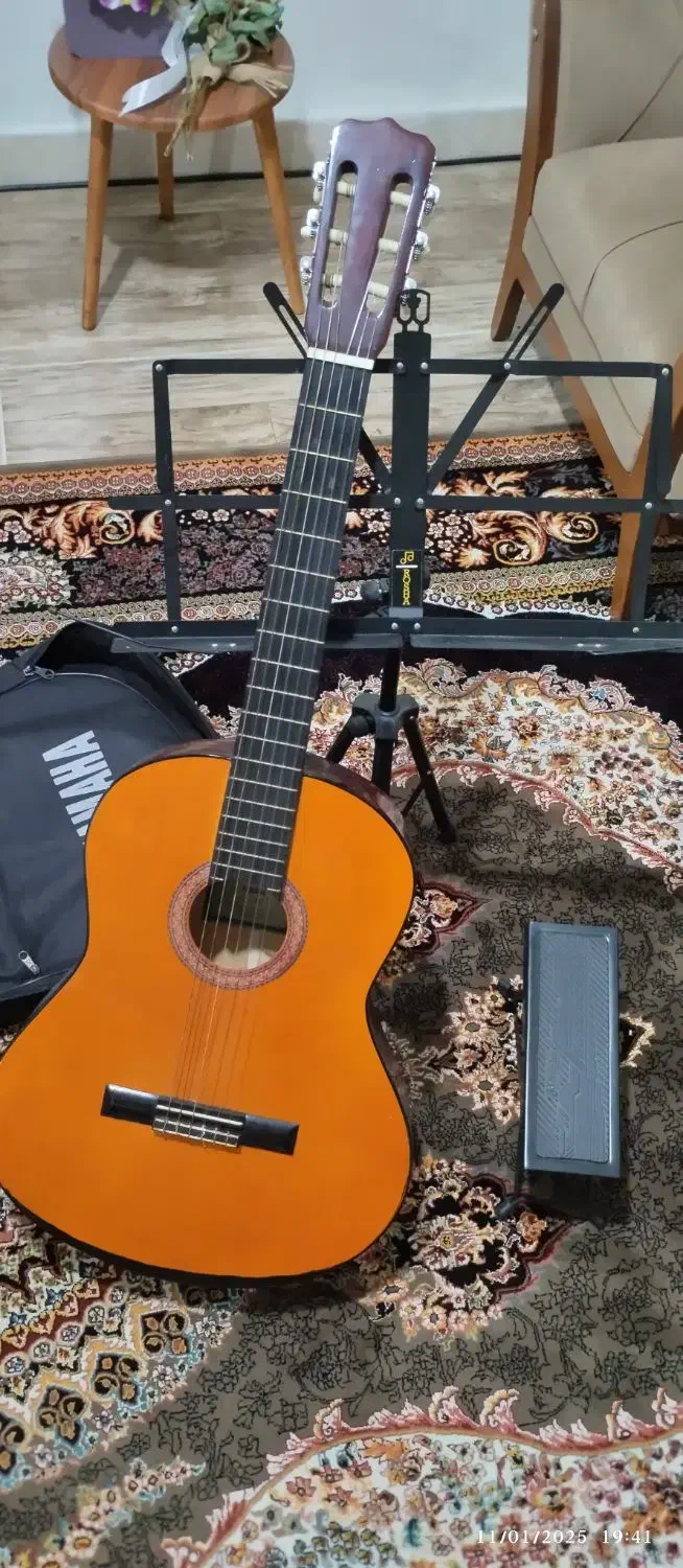 گیتار کلاسیک|گیتار، بیس، امپلیفایر|خمام, |دیوار