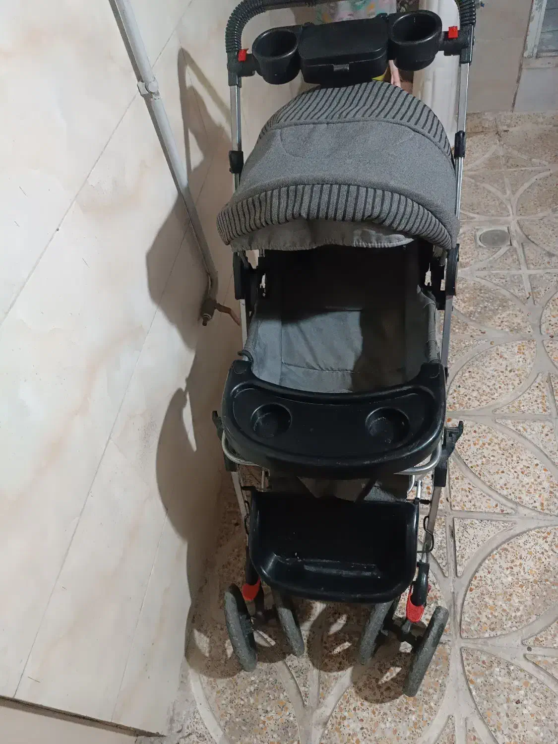 دلیجان|کالسکه و لوازم جانبی|رباط‌کریم, رباط‌کریم|دیوار