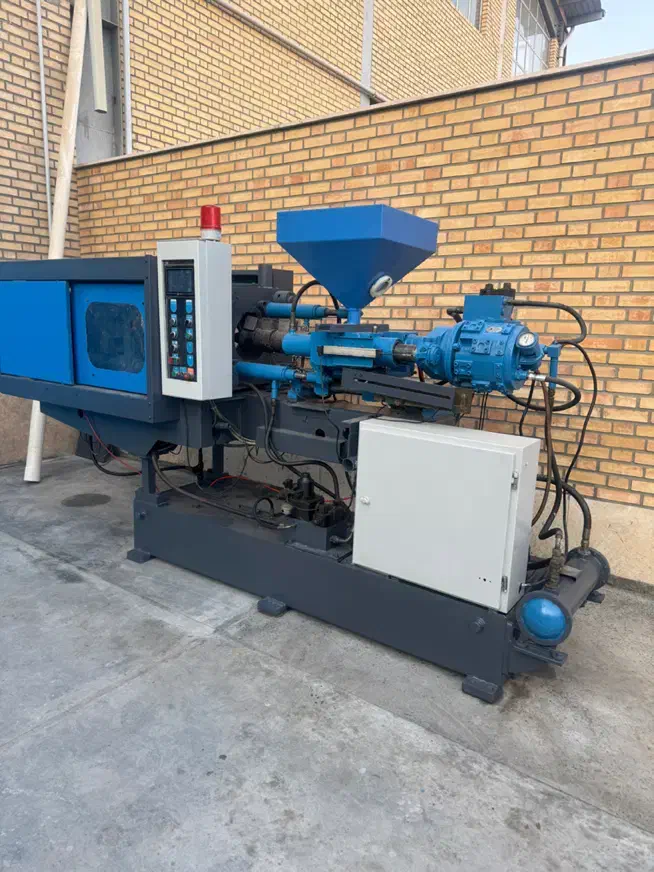 دستگاه تزریق پلاستیک ۱۱۰ تن plc|ماشین‌آلات صنعتی|تهران, مسعودیه|دیوار