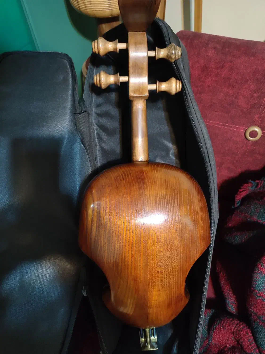 قیچک آلتو غیچک|سازهای سنتی|تهران, فلسطین (میدان انقلاب)|دیوار