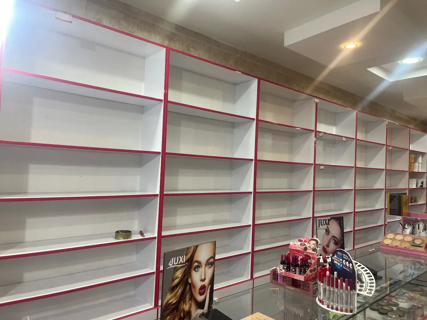 دکور لوازم ارایشی|فروشگاه و مغازه|سیرجان, |دیوار