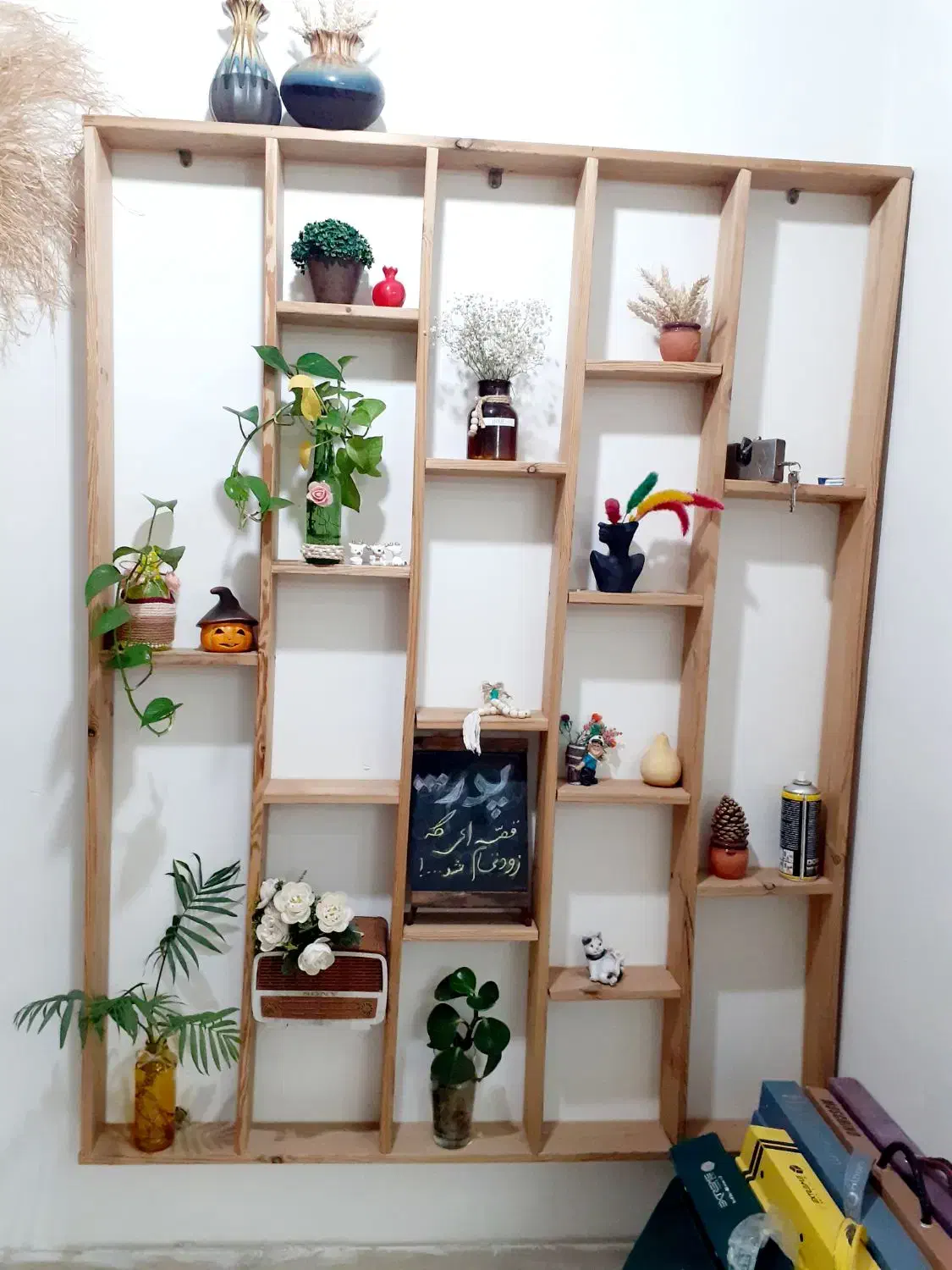 دکوری دیواری|کتابخانه، شلف، قفسه‌های دیواری|کرج, شاهین‌ویلا|دیوار