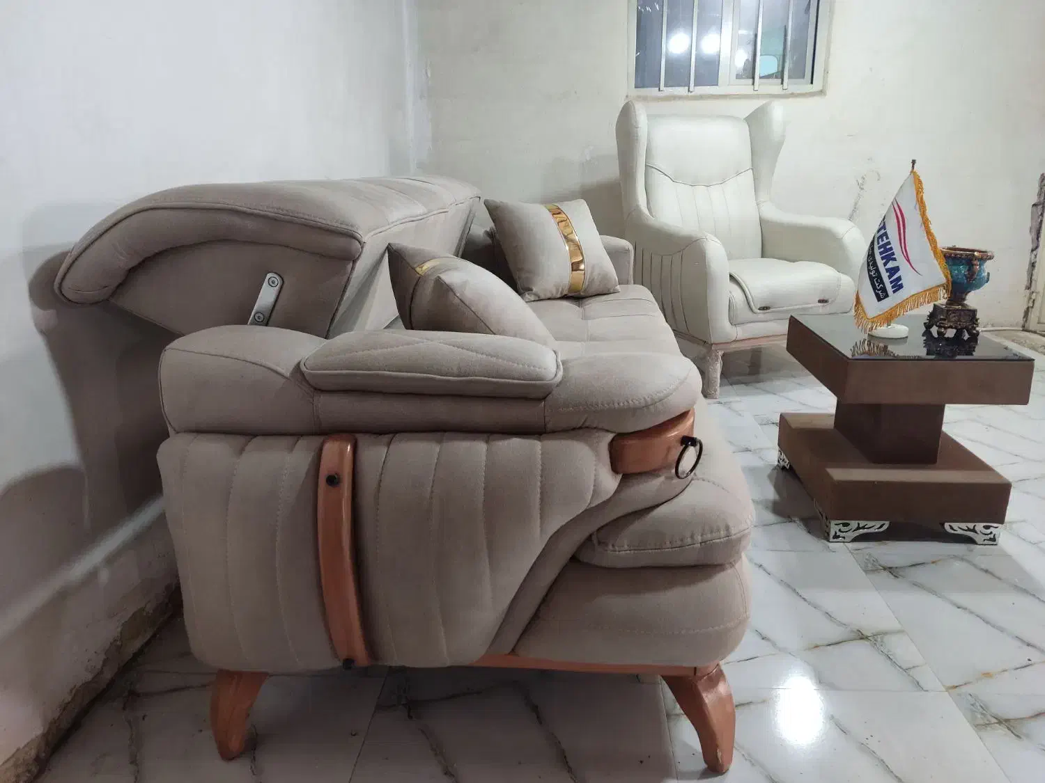 به چند نفر نیرو ساده جهت کار مبل سازی نیازمندیم|استخدام صنعتی، فنی، مهندسی|سلماس, |دیوار