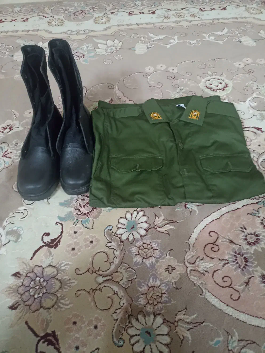 لباس سربازی|لباس|فرمهین, |دیوار