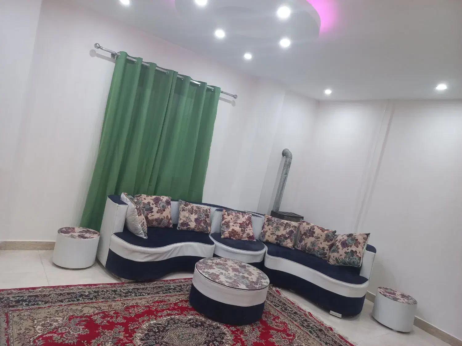 یک واحد با تمام امکانات به صورت ماهانه و روزانه|اجارهٔ کوتاه‌مدت آپارتمان و سوئیت|کوچصفهان, |دیوار