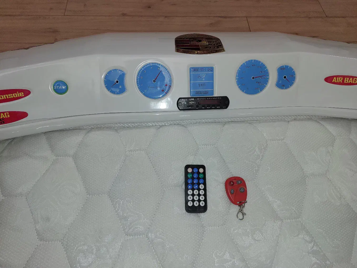 تختخواب ماشینی پورشه آپادانا|تخت و سرویس خواب|اردبیل, |دیوار