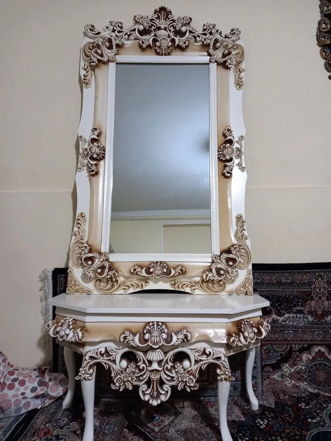 آیینه و کنسول و میز تلویزیون نو|بوفه، ویترین، کنسول|اسلام‌‌آباد غرب, |دیوار