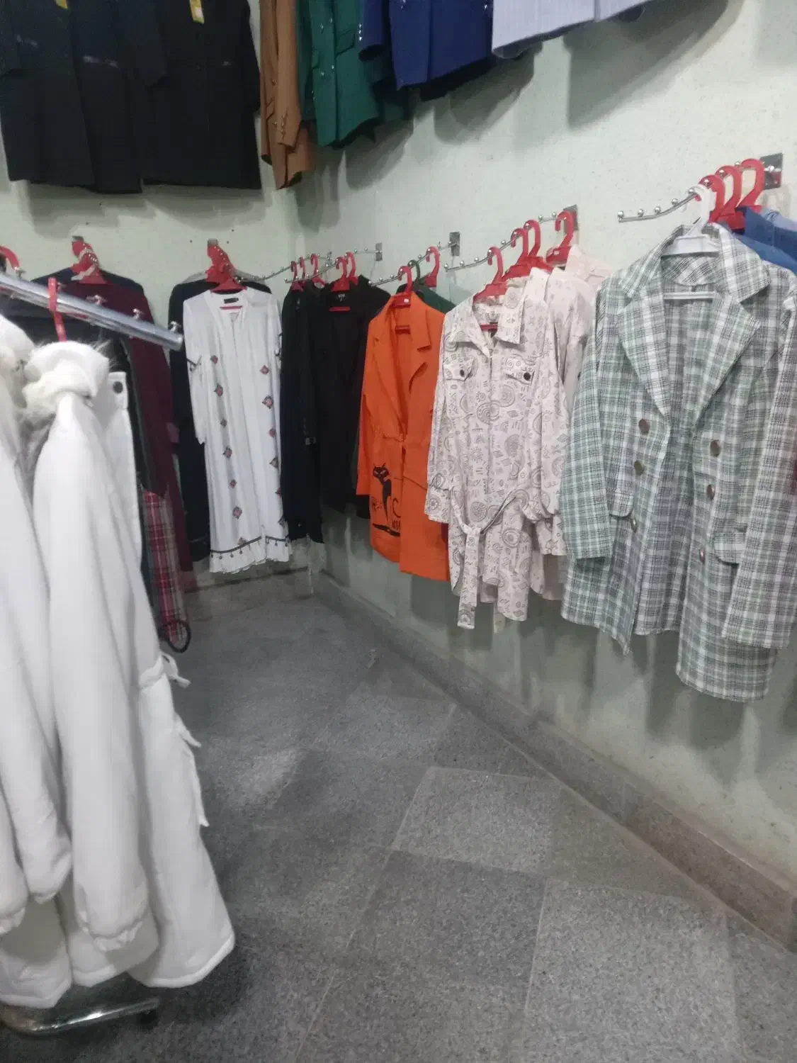 واگذاری مغازه پوشاکی|اجارهٔ مغازه و غرفه|کهنوج, |دیوار